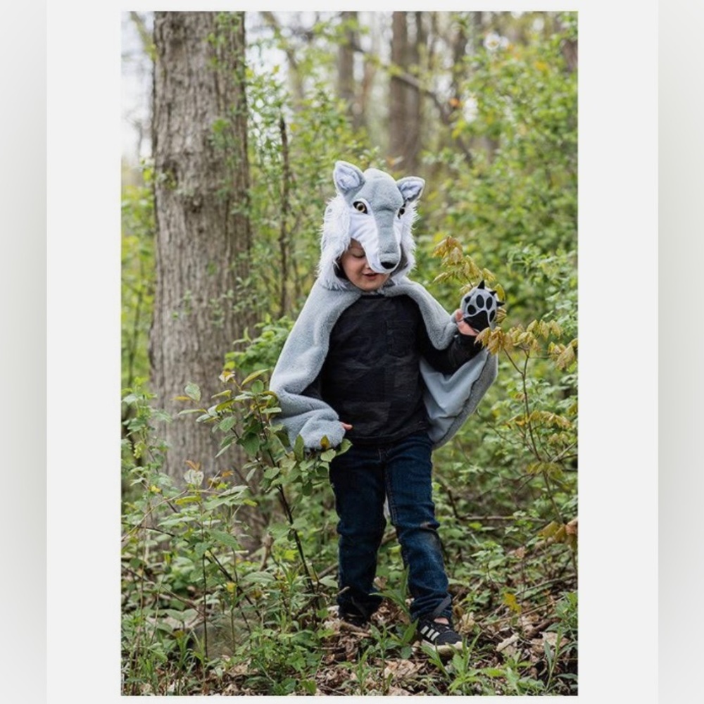 Great pretenders grey wolf cape/costume.